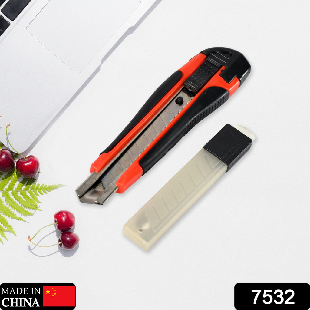 Heavy Duty Cutter Knife Set With Extra Blades